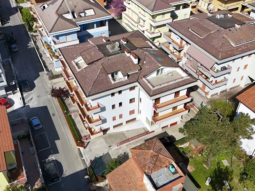 Immagine 49 di Appartamento in vendita  in Via Emilia 12 a Alba Adriatica