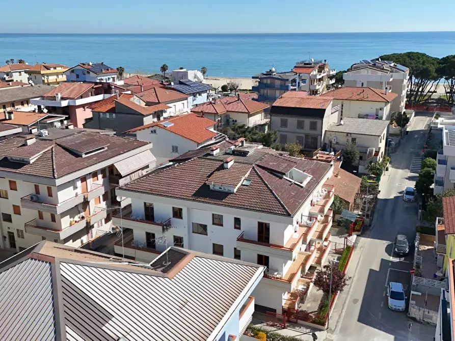 Immagine 53 di Appartamento in vendita  in Via Emilia 12 a Alba Adriatica