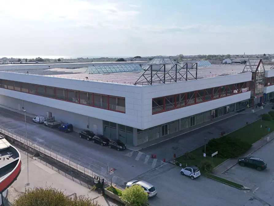 Immagine 2 di Laboratorio in vendita  in Via Pasubio 15 a San Benedetto Del Tronto