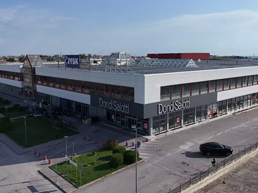 Immagine 29 di Laboratorio in vendita  in Via Pasubio 15 a San Benedetto Del Tronto