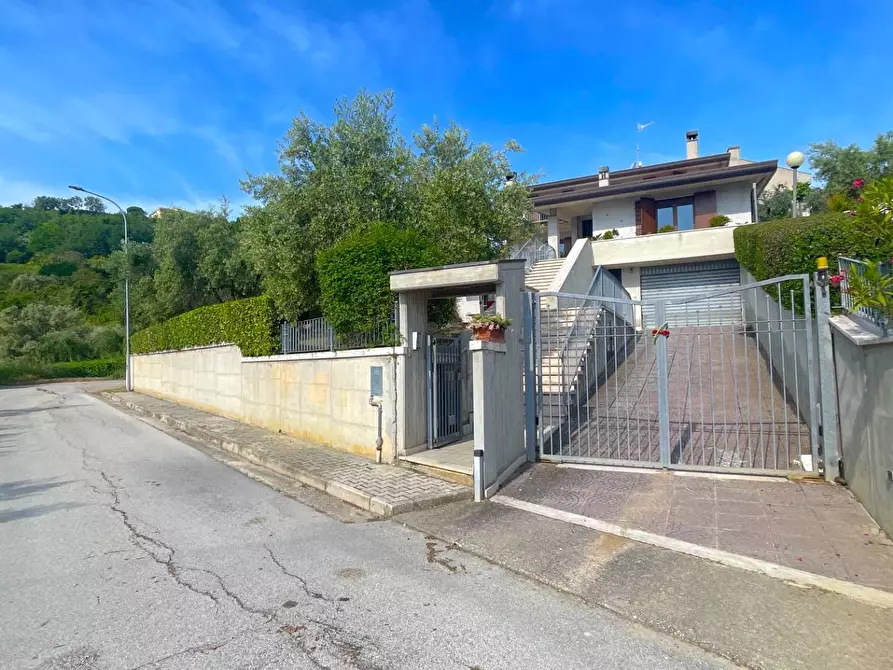Immagine 41 di Villa in vendita  in Via Dei Tigli 6 a San Benedetto Del Tronto