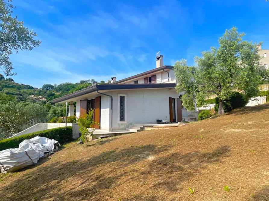 Immagine 9 di Villa in vendita  in Via Dei Tigli 6 a San Benedetto Del Tronto