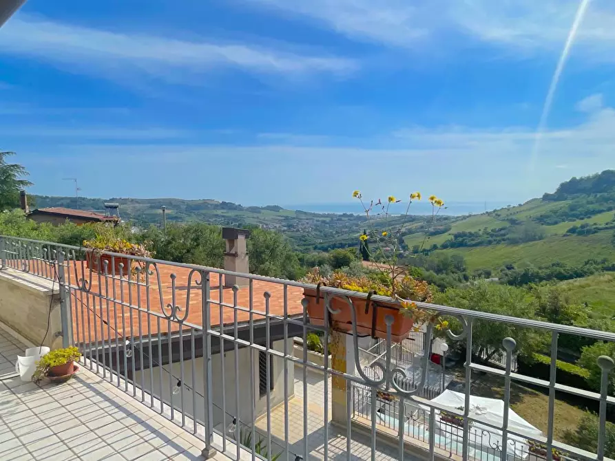 Immagine 5 di Villa in vendita  in Via Dei Tigli 6 a San Benedetto Del Tronto