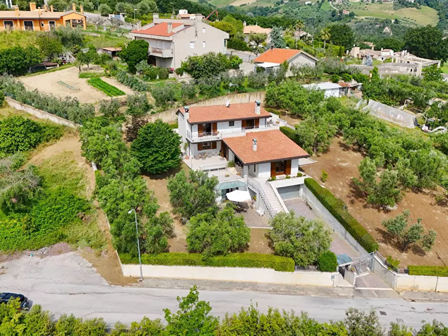 Immagine 38 di Villa in vendita  in Via Dei Tigli 6 a San Benedetto Del Tronto