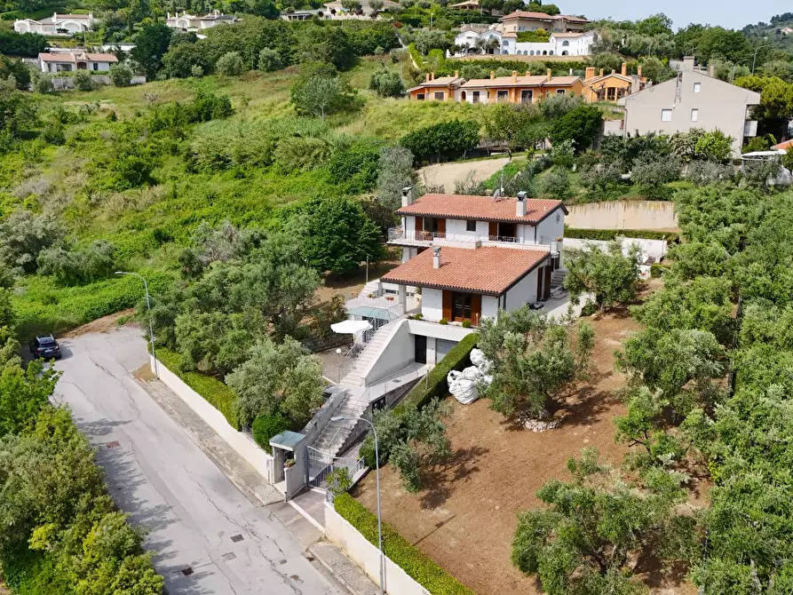 Immagine 95 di Villa in vendita  in Via Dei Tigli 6 a San Benedetto Del Tronto