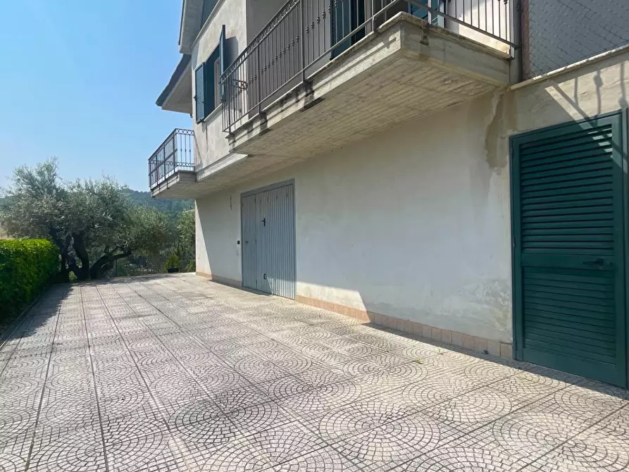 Immagine 17 di Villa in vendita  in Via della Repubblica 20 a Rotella