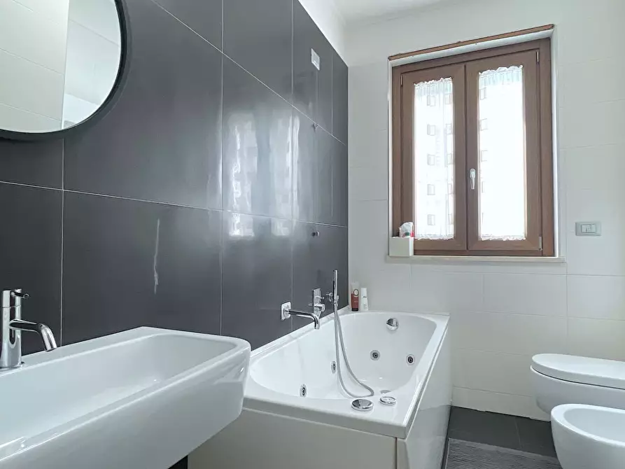 Immagine 9 di Appartamento in vendita  in Via Fiscaletti 18 a San Benedetto Del Tronto