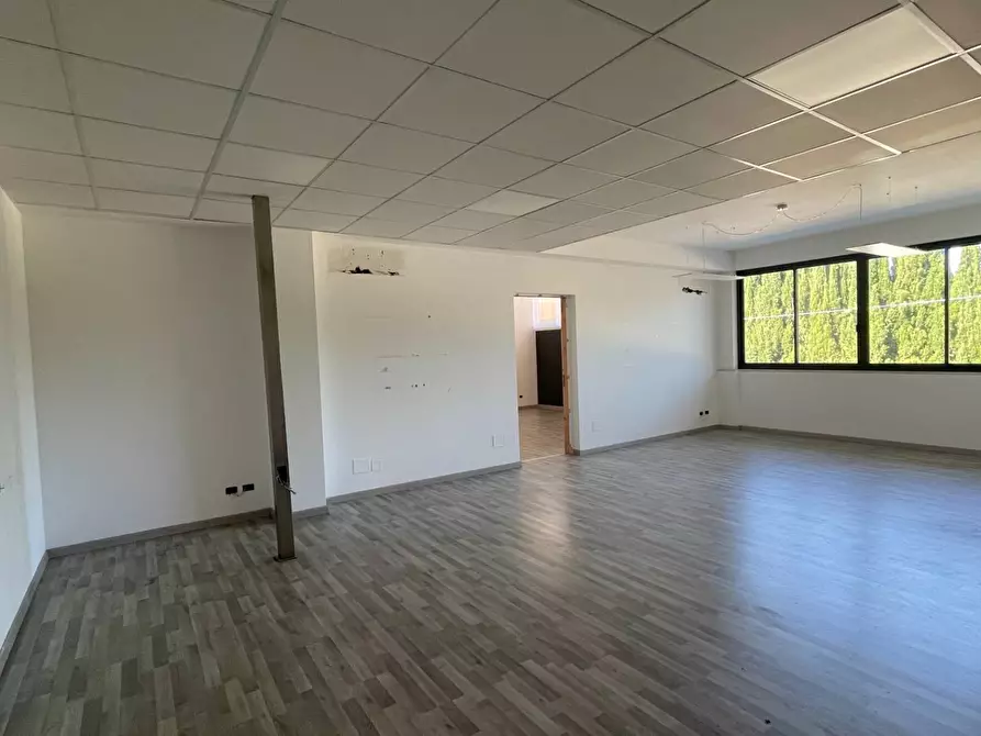 Immagine 19 di Laboratorio in vendita  in Contrada Tesino 40 a Ripatransone