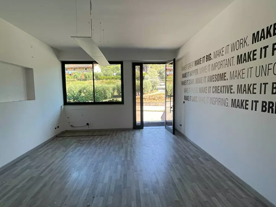 Immagine 26 di Laboratorio in vendita  in Contrada Tesino 40 a Ripatransone