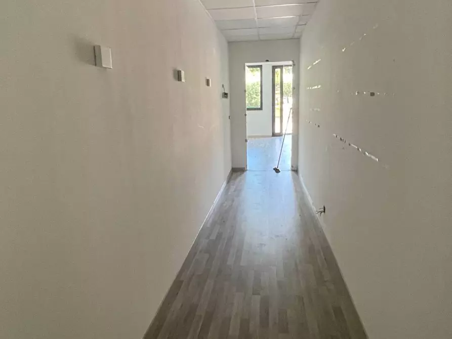 Immagine 27 di Laboratorio in vendita  in Contrada Tesino 40 a Ripatransone