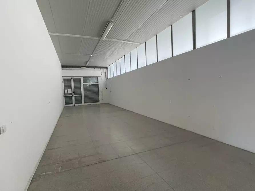 Immagine 30 di Laboratorio in vendita  in Contrada Tesino 40 a Ripatransone