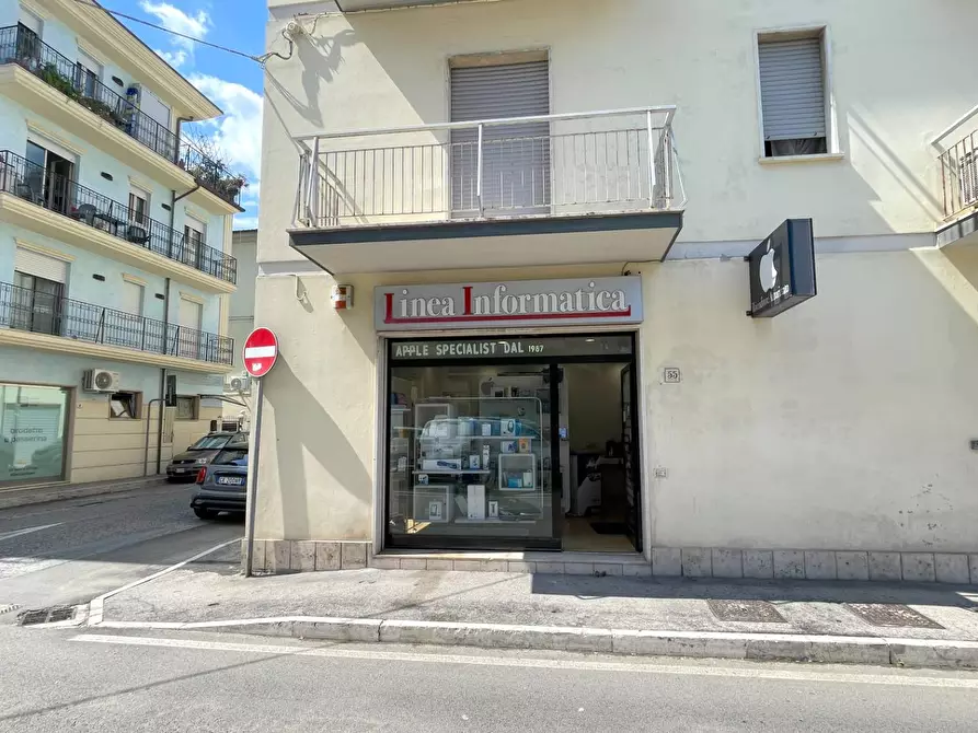 Immagine 2 di Locale commerciale in vendita  in Via Marsala 55 a San Benedetto Del Tronto