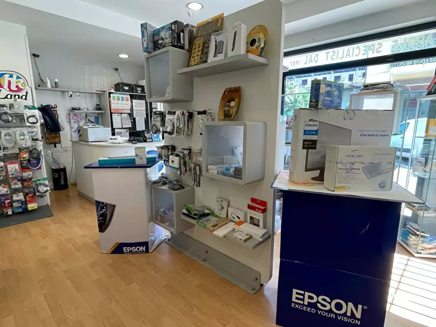 Immagine 8 di Locale commerciale in vendita  in Via Marsala 55 a San Benedetto Del Tronto