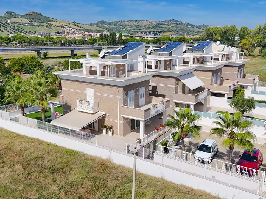 Immagine 116 di Villetta a schiera in vendita  in Via Domanico Scarlatti 32 / 34 a San Benedetto Del Tronto