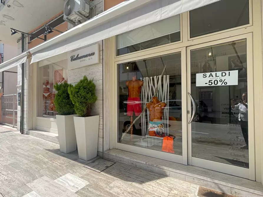 Immagine 4 di Attività commerciale in vendita  in Via dei Laureati 2/b a San Benedetto Del Tronto