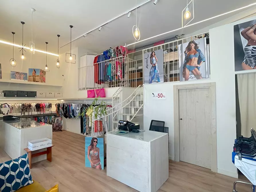 Immagine 10 di Attività commerciale in vendita  in Via dei Laureati 2/b a San Benedetto Del Tronto