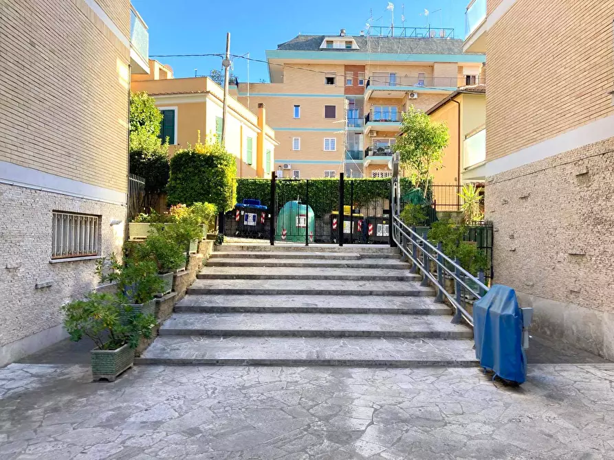 Immagine 2 di Appartamento in vendita  in Via Giovanni Della Casa 6 a Roma