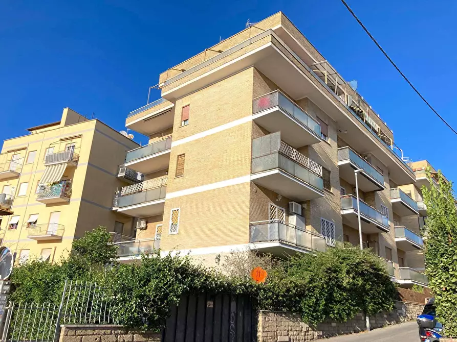 Immagine 1 di Appartamento in vendita  in Via Giovanni Della Casa 6 a Roma
