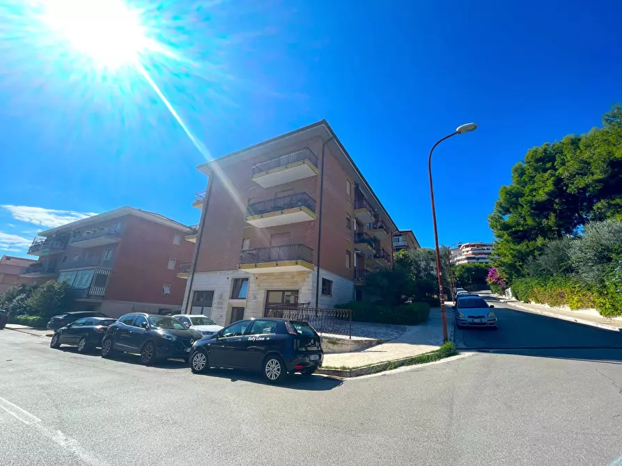 Immagine 2 di Appartamento in vendita  in Via Padre Sigismondo Damiani 3 a San Benedetto Del Tronto
