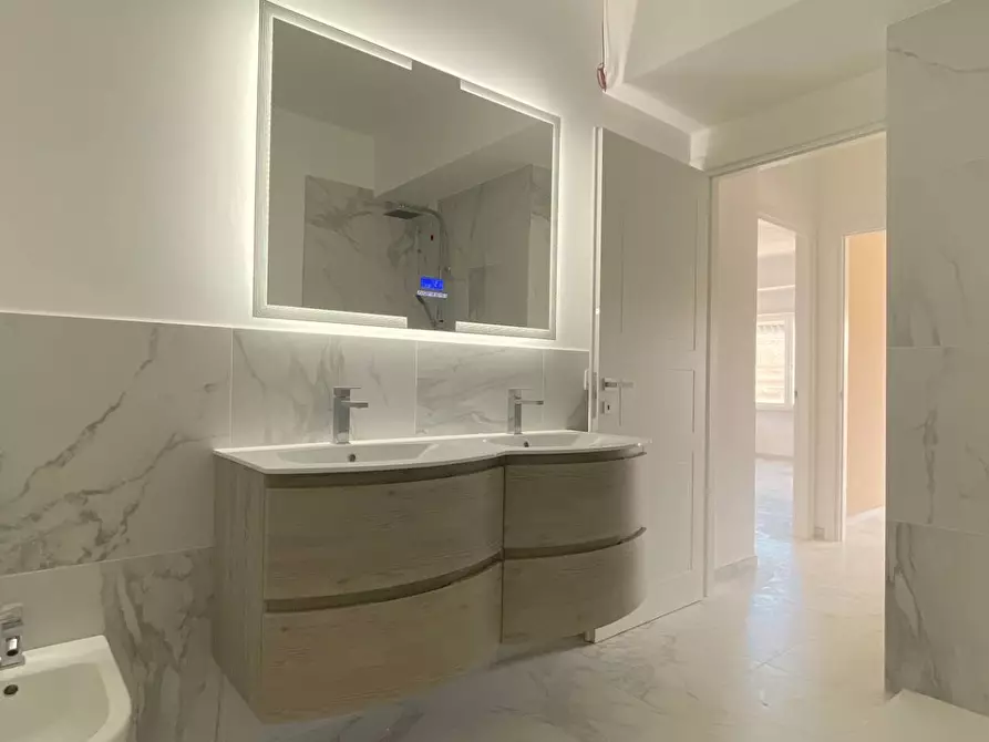 Immagine 10 di Appartamento in vendita  in Via Galileo Galilei 32 a San Benedetto Del Tronto