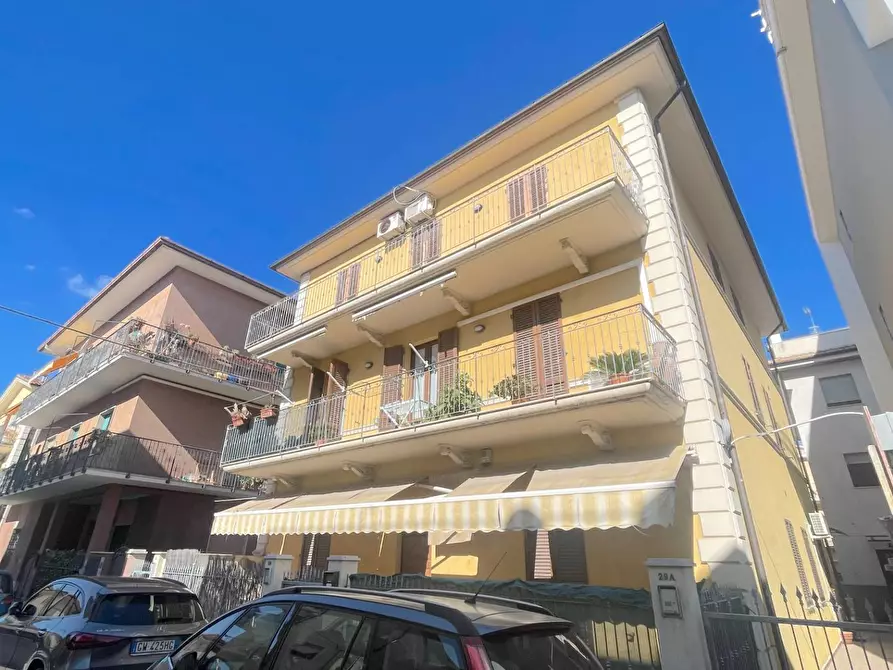 Immagine 1 di Appartamento in vendita  in Viua Ugo Foscolo 27 a San Benedetto Del Tronto