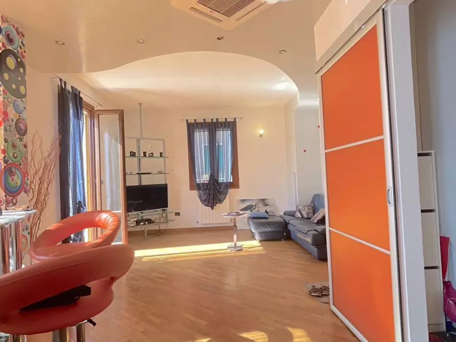 Immagine 16 di Appartamento in vendita  in Viua Ugo Foscolo 27 a San Benedetto Del Tronto