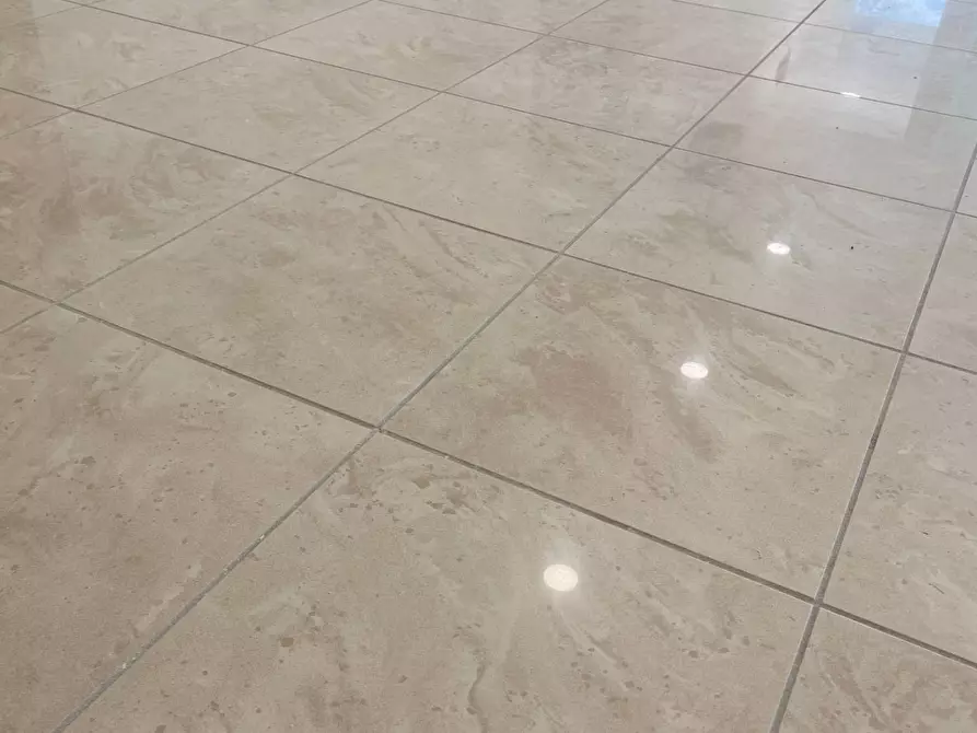 Immagine 22 di Locale commerciale in vendita  in Viale De Gasperi 2 a Monteprandone