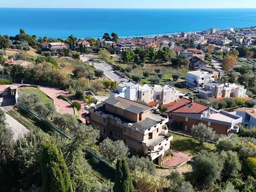 Immagine 6 di Villa in vendita  in Strada Provinciale Cuprense 62 a Grottammare