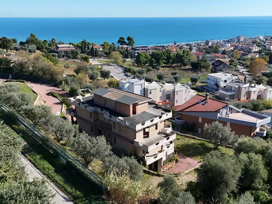 Immagine 15 di Villa in vendita  in Strada Provinciale Cuprense 62 a Grottammare