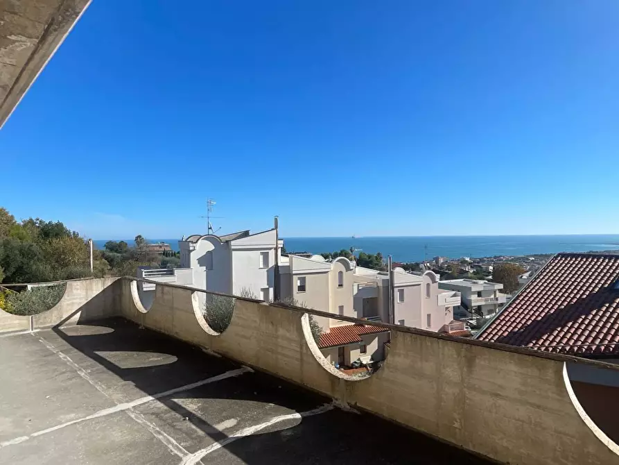 Immagine 31 di Villa in vendita  in Strada Provinciale Cuprense 62 a Grottammare