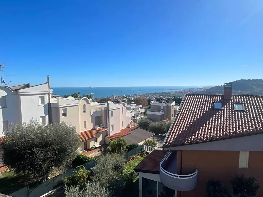 Immagine 35 di Villa in vendita  in Strada Provinciale Cuprense 62 a Grottammare