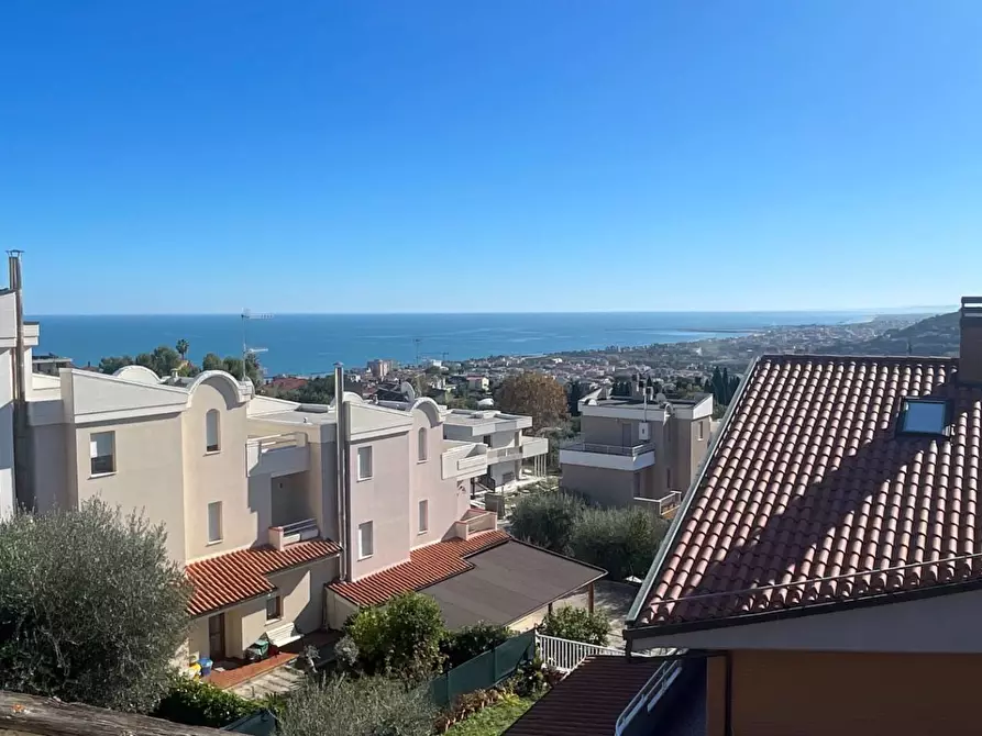 Immagine 36 di Villa in vendita  in Strada Provinciale Cuprense 62 a Grottammare