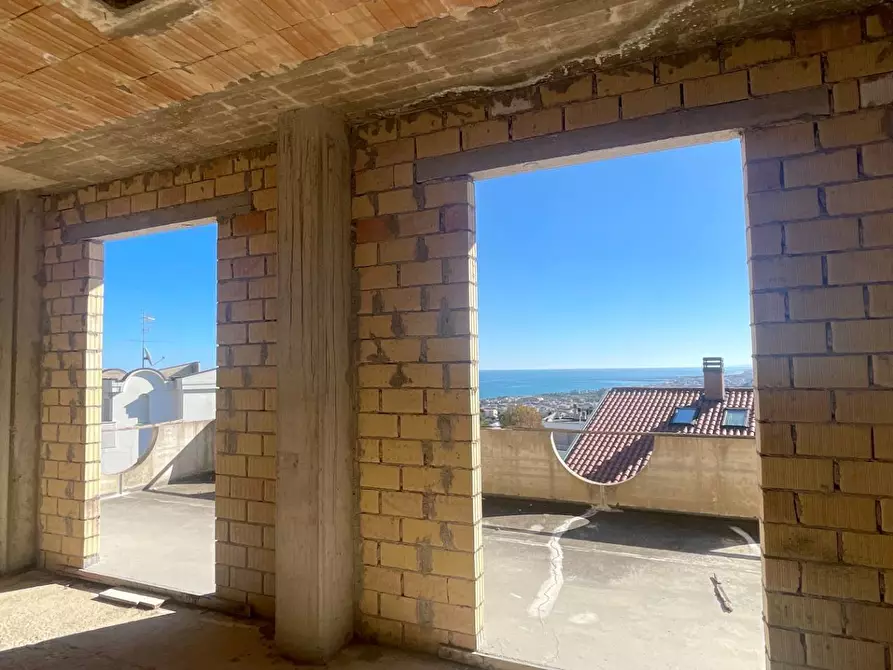 Immagine 41 di Villa in vendita  in Strada Provinciale Cuprense 62 a Grottammare