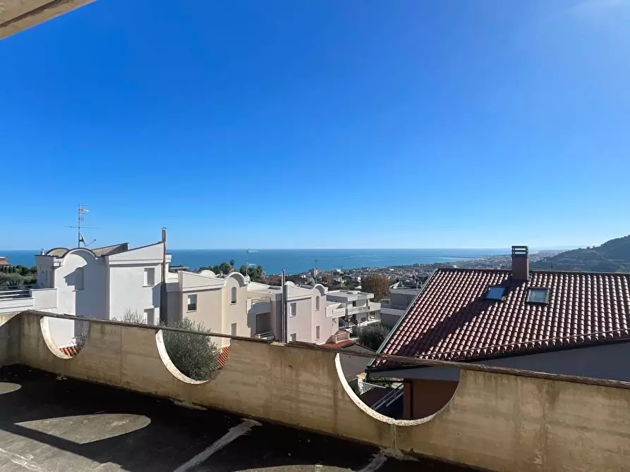 Immagine 42 di Villa in vendita  in Strada Provinciale Cuprense 62 a Grottammare