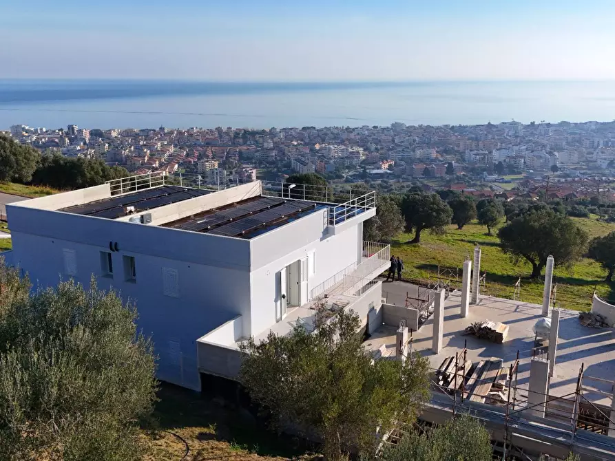 Immagine 2 di Villetta a schiera in vendita  in via vascello a Tortoreto