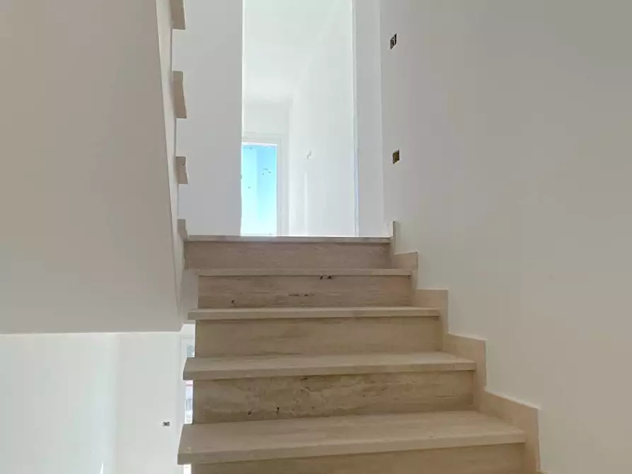 Immagine 21 di Villetta a schiera in vendita  in via vascello a Tortoreto