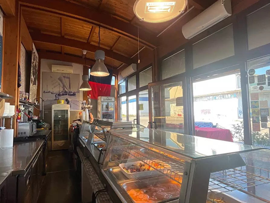 Immagine 4 di Attività commerciale in vendita  in Via Banchina di Riva Nord Malfisia snc a San Benedetto Del Tronto