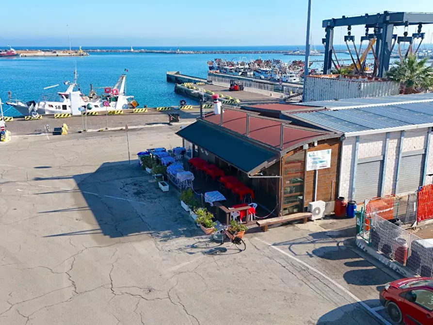 Immagine 21 di Attività commerciale in vendita  in Via Banchina di Riva Nord Malfisia snc a San Benedetto Del Tronto