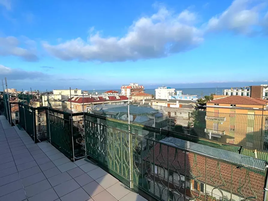 Immagine 10 di Appartamento in vendita  in VIA CRIVELLI 14 a Grottammare