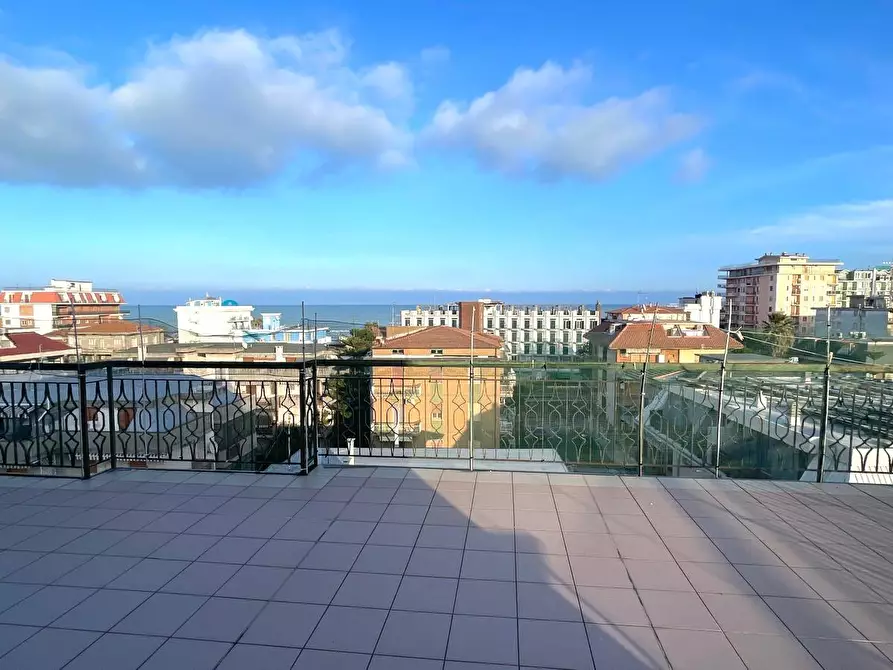 Immagine 12 di Appartamento in vendita  in VIA CRIVELLI 14 a Grottammare