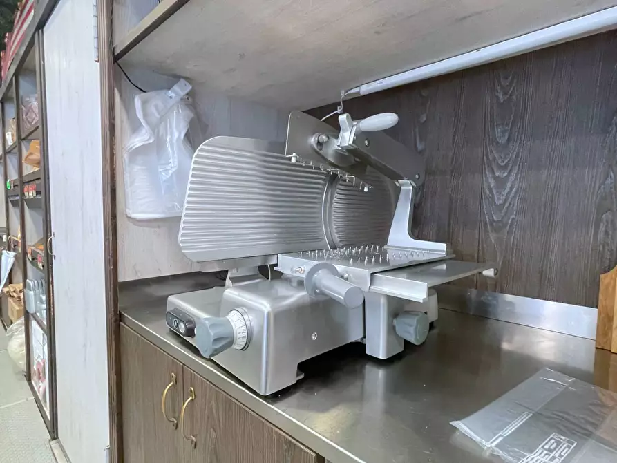 Immagine 16 di Attività commerciale in vendita  in Via Montebello 65 a San Benedetto Del Tronto