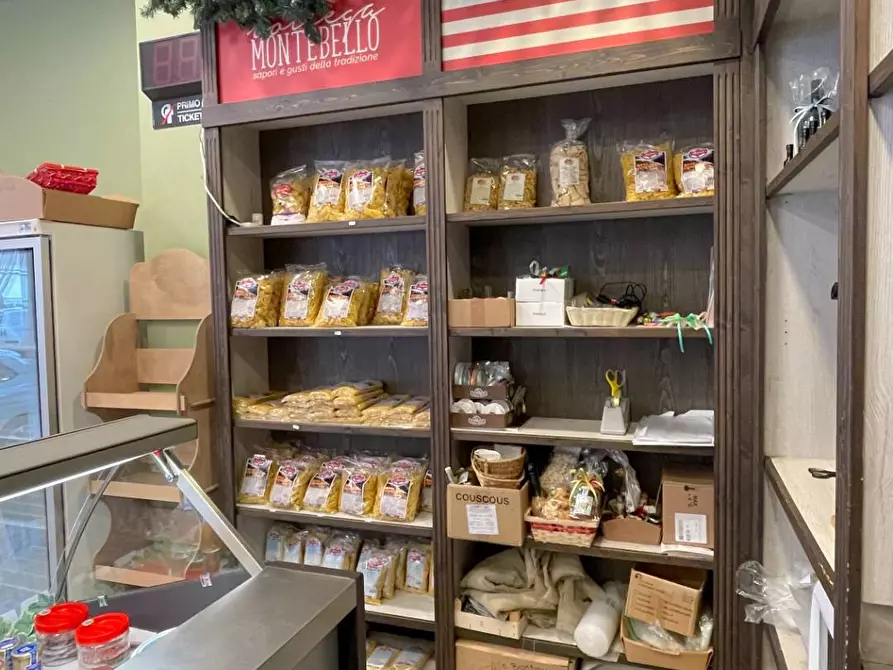 Immagine 19 di Attività commerciale in vendita  in Via Montebello 65 a San Benedetto Del Tronto