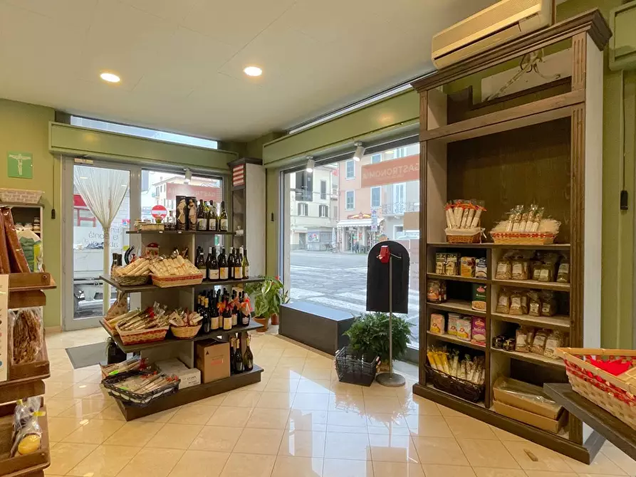 Immagine 3 di Attività commerciale in vendita  in Via Montebello 65 a San Benedetto Del Tronto