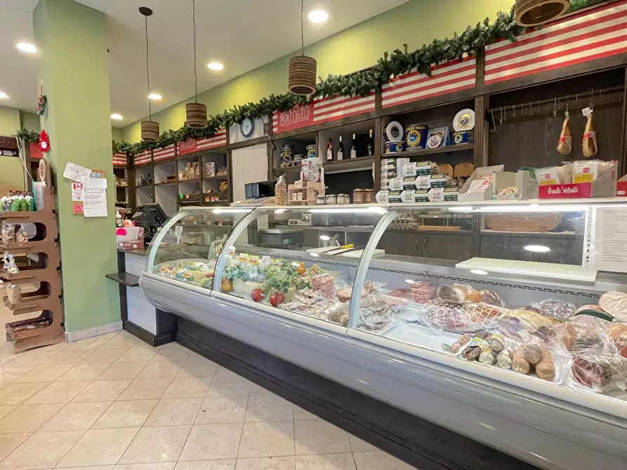 Immagine 22 di Attività commerciale in vendita  in Via Montebello 65 a San Benedetto Del Tronto