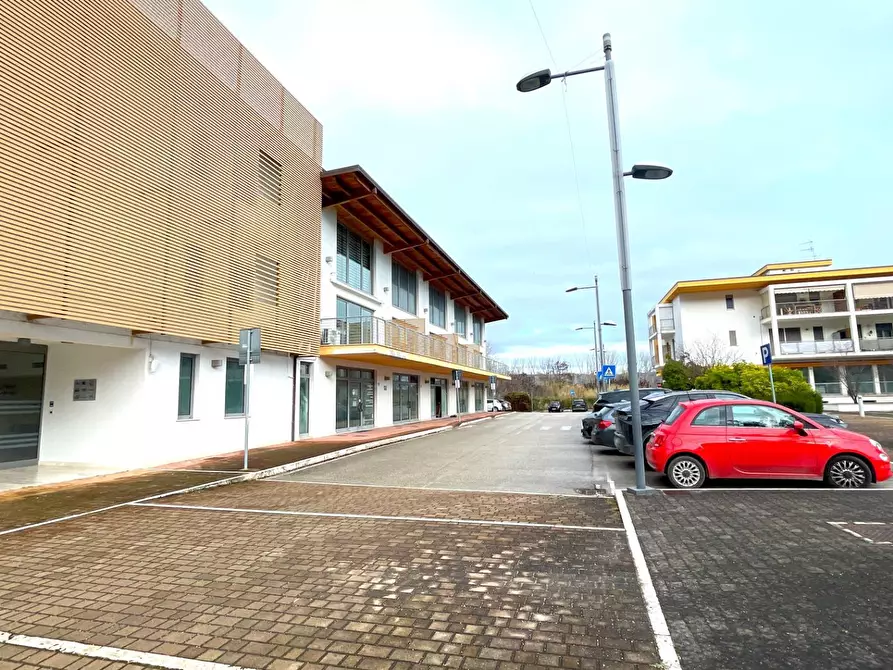 Immagine 24 di Ufficio in vendita  in Contrada San Giovanni snc a Ancarano