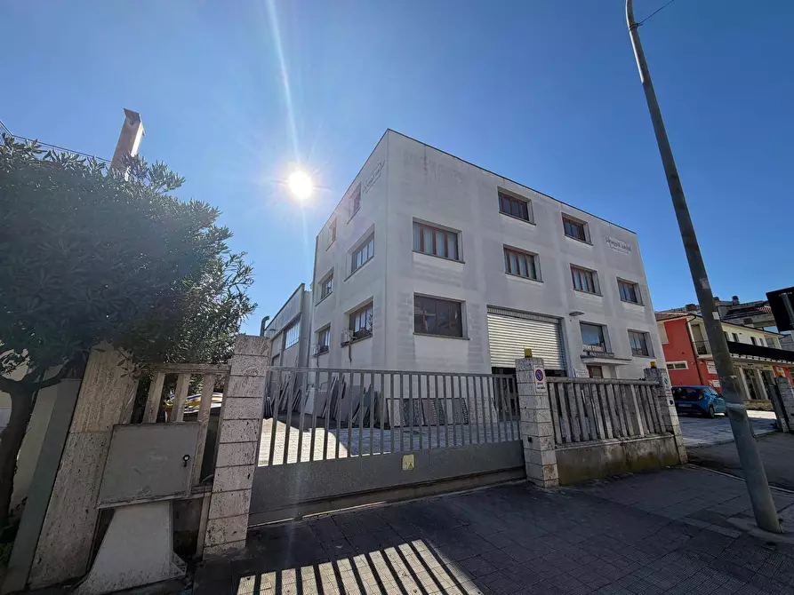 Immagine 3 di Capannone industriale in vendita  in Via Val Tiberina 21 a San Benedetto Del Tronto