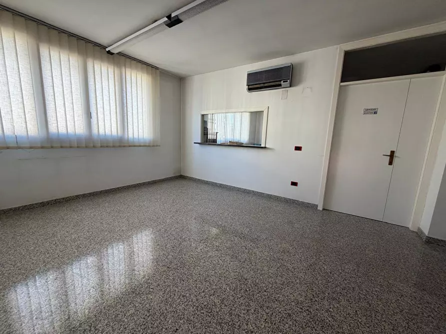 Immagine 32 di Capannone industriale in vendita  in Via Val Tiberina 21 a San Benedetto Del Tronto