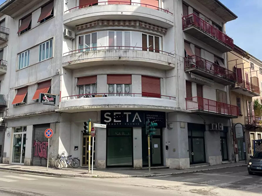 Immagine 2 di Locale commerciale in affitto  in Via Roma 3 a San Benedetto Del Tronto