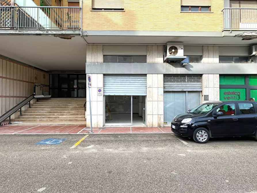 Immagine 3 di Box auto in vendita  in Via Ugo Foscolo 42 a Grottammare