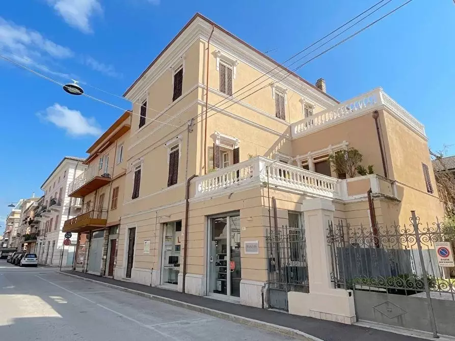 Immagine 1 di Casa indipendente in vendita  in Via Marconi Guglielmo 39 a Grottammare